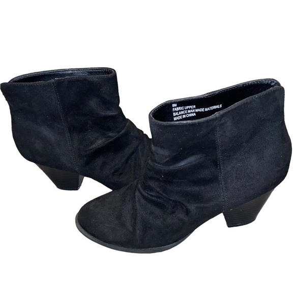 Clearance DIBA Ladies Black Faux suede ruched bootie size 8 Fabric upper 3” Heel - Picture 2 of 15